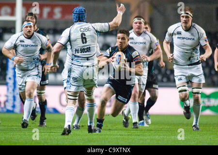 Fischadler V Glasgow Rabodirect PRO12 im Liberty Stadium in Swansea: Fischadler Rhys Webb auf die Ladung. Stockfoto