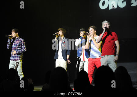 6. März 2012 - Durham, North Carolina; USA - Sänger NIALL HORAN, ZAYN MALIK, LIAM PAYNE, HARRY STYLES und LOUIS TOMLINSON von der Band One Direction live als ihre 2012 Tour führt macht einen Stopp an der Durham Performing Arts Center. Copyright 2012 Jason Moore. (Kredit-Bild: © Jason Moore/ZUMAPRE Stockfoto