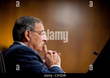 7. März 2012 bezeugt - Washington, District Of Columbia, USA - US-Verteidigungsminister LEON PANETTA vor dem Senate Armed Services Committee am Mittwoch über die Situation in Syrien. (Bild Kredit: Pete Marovich/ZUMAPRESS.com ©) Stockfoto