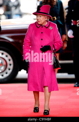 Königin ELIZABETH II. die königliche Familie 8. März 2012 DE MONTFORT UNIVERSITY LEICESTER ENGLAND Stockfoto