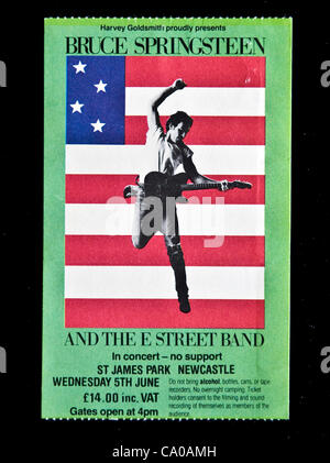12. März 2012 - West Long Branch, New Jersey, USA - Ticket Stub aus einem Newcastle, UK Bruce Springsteen Konzert eines der rund 15.000 Items umfassen die Bruce Springsteen Spezialsammlung befindet sich auf dem Campus der Monmouth University Stockfoto