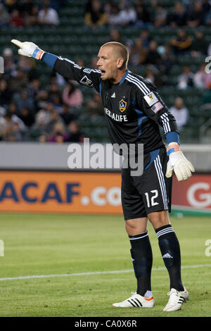 14. März 2012 - Carson, Kalifornien, USA - Los Angeles Galaxy Torhüter Josh Saunders #12 während der CONCACAF Champions League-Spiel zwischen Toronto FC und die Los Angeles Galaxy im Home Depot Center. Die Galaxie fuhr fort, besiegt und klopfte aus der Champions League mit einem Endstand von Stockfoto