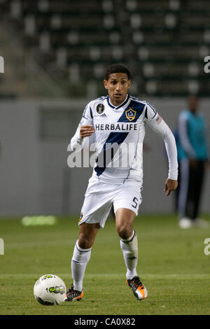 14. März 2012 - Carson, Kalifornien, USA - Los Angeles Galaxy Verteidiger Sean Franklin #5 während der CONCACAF Champions League-Spiel zwischen Toronto FC und die Los Angeles Galaxy im Home Depot Center. Die Galaxie fuhr fort, besiegt und klopfte aus der Champions League mit einem Endstand von 2- Stockfoto