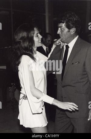 JACQUELINE BISSET Dean Martin in Hollywood 1960. Geliefert von Fotos, inc. (Kredit-Bild: © von Globe Fotos, Inc/Globe Photos/ZUMAPRESS.com geliefert) Stockfoto