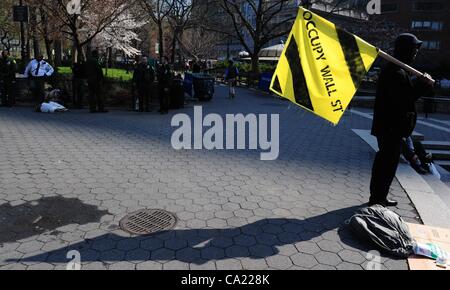 22. März 2012 sammeln - Manhattan, New York, USA - Occupy Wall Street Aktivisten im Union Square Park. (Bild Kredit: Bryan Smith/ZUMAPRESS.com ©) Stockfoto