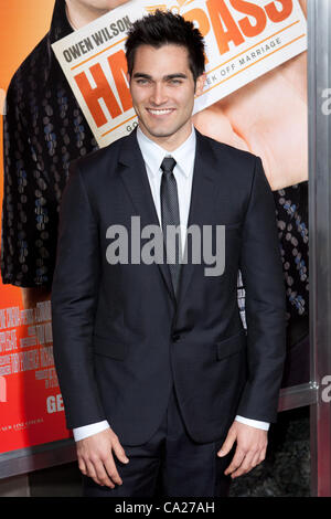 23. Februar 2011 - Hollywood, Kalifornien, USA - kommt TYLER HOECHLIN bei der Weltpremiere von Hall Pass im Cinerama Dome in Hollywood. (Bild Kredit: Brandon Parry/ZUMAPRESS.com ©) Stockfoto