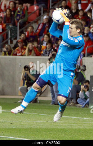 24. März 2012 - Sandy, Utah, USA - Chivas USA Torhüter Dan Kennedy (1) blockt den Schuß zu halten, 0: 1 gegen Real Salt Lake in Rio Tinto Stadium... Stephen Holt/SHP (Kredit-Bild: © Stephen Holt/ZUMAPRESS.com) Stockfoto