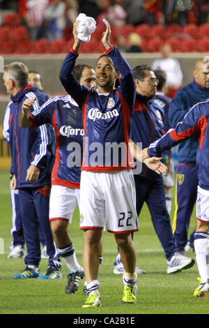 24. März 2012 - Sandy, Utah, USA - Chivas USA Mittelfeldspieler Ryan Smith (22) feiert ihren 1: 0-Sieg gegen Real Salt Lake in Rio Tinto Stadium... Stephen Holt/SHP (Kredit-Bild: © Stephen Holt/ZUMAPRESS.com) Stockfoto