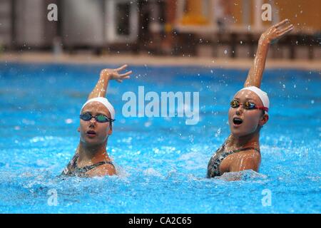 (L, R)  Mariko Sakai (JPN), Chisa Kobayashi (JPN), 25. März 2012 - synchronisierte Schwimmen: Ausbildung von Synchronschwimmen Japan Nationalmannschaft bei JISS, Tokio, Japan.  (Foto von YUTAKA/AFLO SPORT) [1040] Stockfoto