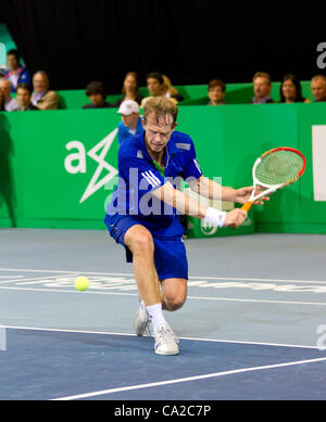 Zürich, Schweiz-März 24: Stefan Edberg spielt Tennis im Finale der BNP Paribas Open Champions Tour Aganinst Carlos Moya in Zürich, SUI auf 24. März 2012.  Er verlor das Match aus medizinischen Gründen. Stockfoto