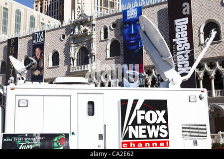 3. Februar 2012 - Las Vegas, Nevada, USA - A FOX News Satelliten Medien LKW für eine live Aufnahme außerhalb der Venetian und Palazzo Hotels am Vorabend des Nevada republikanische Caucus am Freitag, 3. Februar 2012 in Las Vegas, Nevada. (Kredit-Bild: © Patrick Fallon/ZUMAPRESS.com) Stockfoto