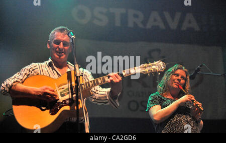 Die mächtige Geister Erin tritt beim Abschlusskonzert des irischen kulturellen Festivals Bands aus Irland, England und Ostrava in Ostrava, Tschechien am 24. März 2012. (Foto/Jaroslav Ozana CTK) Stockfoto