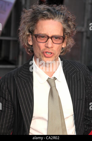 London, England, Großbritannien - Dexter Fletcher besucht die "Titanic 3D" Welt-Premiere in der Royal Albert Hall, London - 27. März 2012 Foto von Keith Mayhew Stockfoto