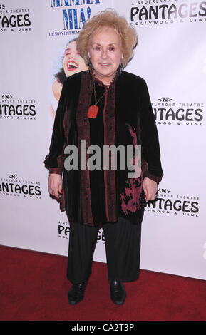 27. März 2012 - Hollywood, Kalifornien, USA - Premiere von "Mamma Mia" am Pantages Theatre in Hollywood, CA 27.03.12 2012..DORIS ROBERTS (Kredit-Bild: © Scott Kirkland/Globe Photos/ZUMAPRESS.com) Stockfoto