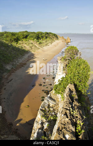 18. Mai 2012 - La Vela De Coro, Falcon, Venezuela - Las Piedras de Martin Strand (Playa Las Piedras de Martin), befindet sich in La Vela de Coro und zeichnet sich durch seine interessanten Felsformationen. La Vela de Coro, Falcon Staat, Venezuela. (Kredit-Bild: © Ricardo Ribas/ZUMAPRESS.com) Stockfoto