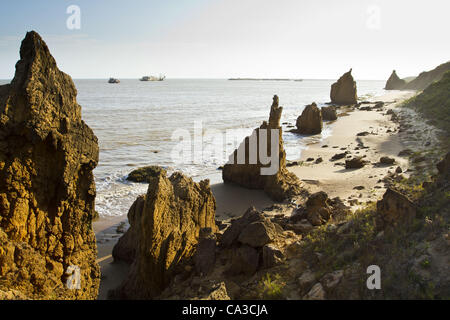 18. Mai 2012 - La Vela De Coro, Falcon, Venezuela - Las Piedras de Martin Strand (Playa Las Piedras de Martin), befindet sich in La Vela de Coro und zeichnet sich durch seine interessanten Felsformationen. La Vela de Coro, Falcon Staat, Venezuela. (Kredit-Bild: © Ricardo Ribas/ZUMAPRESS.com) Stockfoto