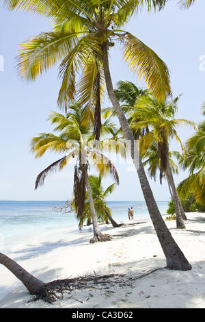 21. Mai 2012 - Chichiriviche, Falcon, Venezuela - Cayo Sombrero, einer kleinen Insel im karibischen Meer, das zum Morrocoy Nationalpark in Venezuela gehört. Chichiriviche, Falcon Staat, Venezuela. (Kredit-Bild: © Ricardo Ribas/ZUMAPRESS.com) Stockfoto