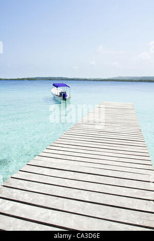 21. Mai 2012 - Chichiriviche, Falcon, Venezuela - Cayo Sombrero, einer kleinen Insel im karibischen Meer, das zum Morrocoy Nationalpark in Venezuela gehört. Chichiriviche, Falcon Staat, Venezuela. (Kredit-Bild: © Ricardo Ribas/ZUMAPRESS.com) Stockfoto