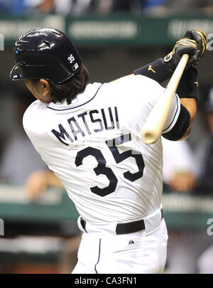 Hideki Matsui (Rays), 29. Mai 2012 - MLB: Hideki Matsui von der Tampa Bay Rays auf Deck Kreis während des Spiels gegen die Chicago White Sox im Tropicana Field in St. Petersburg, Florida, Vereinigte Staaten von Amerika. (Foto: AFLO) Stockfoto