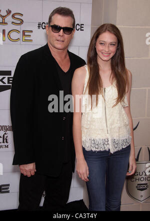 2. Juni 2012 kommt - Culver City, Kalifornien, USA - RAY LIOTTA für Spike TV Guys Choice Awards 2012 auf dem Sony Studio los. (Kredit-Bild: © Lisa O'Connor/ZUMAPRESS.com) Stockfoto
