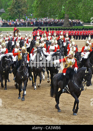 Trooping The Colour 2. Juni 2012 - The Major General Review, das sind die Leibgarde der Household Cavalry. Stockfoto