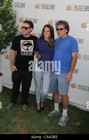 2. Juni 2012 - Hollywood, Kalifornien, USA - I15508CHW .23rd jährlichen "Eine Zeit für Helden" Celebrity Picknick veranstaltet von Elizabeth Glaser Pediatric AIDS Foundation. Wadsworth Theatre, Los Angeles, CA.06/03/2012.GUEST, SHAILENE WOODLEY und PAUL MICHAEL GLASER. 2012 (Kredit-Bild: © Clinton Wallace/Glo Stockfoto
