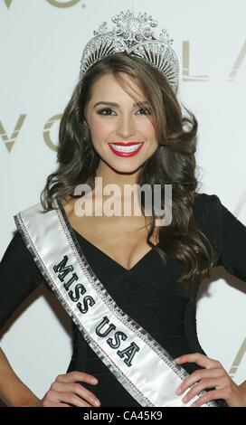 Olivia Culpo, Miss USA 2012 im Ankunftsbereich für offizielle 2012 Miss USA Festzug After-Party im LAVO, LAVO Restaurant und Nachtclub The Palazzo, Las Vegas, NV 3. Juni 2012. Foto von: James Atoa/Everett Collection Stockfoto