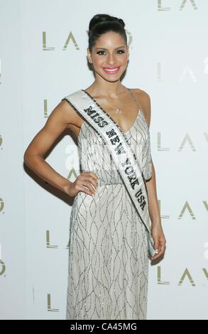 Johanna Sambucini, Miss New York USA im Ankunftsbereich für offizielle 2012 Miss USA Festzug After-Party im LAVO, LAVO Restaurant und Nachtclub The Palazzo, Las Vegas, NV 3. Juni 2012. Foto von: James Atoa/Everett Collection Stockfoto