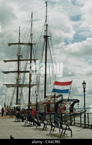 Großsegler vertäut Atlantis am Ende des Piers Southend on Sea, Vereinigtes Königreich. Stockfoto