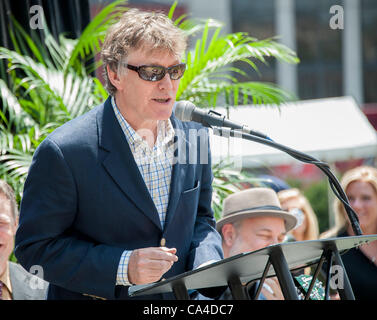 5. Juni 2012 - Nashville, Tennessee; USA - Musiker STEVE WINWOOD ist in der Music City Walk of Fame aufgenommen, die in Downtown Nashville befindet.  Copyright 2012 Jason Moore. (Kredit-Bild: © Jason Moore/ZUMAPRESS.com) Stockfoto