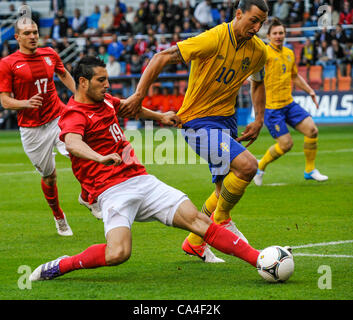 Stockholm 2012-06-05 Fußball Schweden Vs Serbia - auf dem Bild 10 Zlatan Ibrahimovic und Nikola Maksimovic 19- Stockfoto