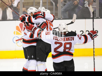 6. Juni 2012: The Devils feiern ihre erste Tor des Spiels in Spiel 4 der Stanley-Cup-Finale zwischen den New Jersey Devils und den Los Angeles Kings im Staples Center in Los Angeles, Kalifornien. Stockfoto