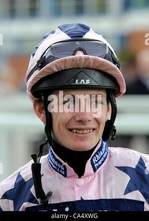 KIERAN O'NEILL JOCKEY NOTTINGHAM RACECOURSE NOTTINGHAM ENGLAND 6. Juni 2012 Stockfoto