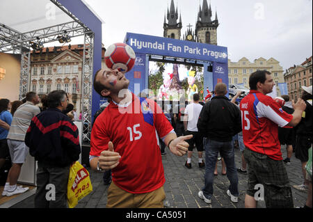 Hyundai Fan Park Praha 2012 für Fußball-EM 2012 eröffnet für Fans auf dem Altstädter Ring in Prag, Tschechien am 8. Juni 2012. (CTK Foto/Vit Simanek) Stockfoto