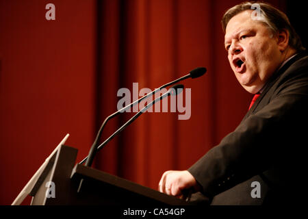 Juni 9, 2012.Thessaloniki, Griechenland. PASOK Führer Evangelos Venizelos anlässlich Olympion Theater in Thessaloniki. Stockfoto