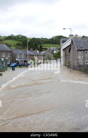 Samstag, 9. Juni 2012. Das Dorf Wanderungen in North Ceredigion, stark über Nacht Sturzfluten betroffen. Wales, UK. Stockfoto