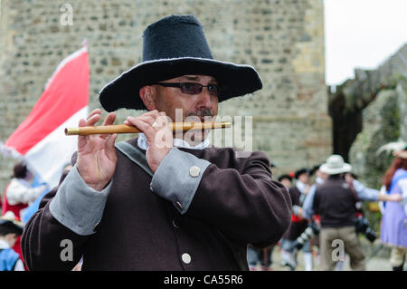 Nordirland, Carrickfergus, 06.09.2012. Flötenspieler auf das Re-Enactment der Landung der König William der Orange in Carrickfergus im Jahre 1690 Stockfoto