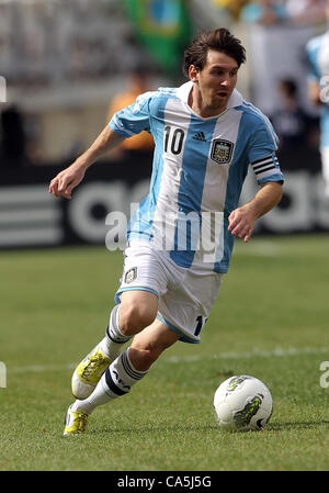 09.06.2012. New Jersey, USA. Lionel Messi (10) von Argentinien l während einer internationalen Freundschaftsspiel gegen Brasilien im Metlife Stadium in East Rutherford, New Jersey. Argentinien gewann 4: 3. Stockfoto