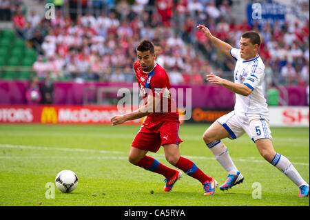 Milan Baros (CZE), Kyriakos Papadopoulos (GRE), 12. Juni 2012 - Fußball / Fußball: UEFA EURO 2012-Gruppe A match zwischen Griechenland 1-2 Tschechische Republik im städtischen Stadion in Wroclaw, Polen. (Foto von Maurizio Borsari/AFLO) [0855] Stockfoto