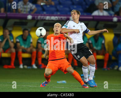 ARJEN ROBBEN & PHILIPP LAHM HOLLAND gegen Deutschland EURO 2012 METALIST Stadion Charkow UKRAINE UKRAINE 13. Juni 2012 Stockfoto