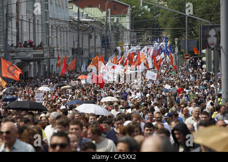 12. Juni 2012 - Moskau, Russland - Juni 12,2012. Im Bild: russische Opposition hat eine Kundgebung Masse gegen die Regierung in der Hauptstadt des Landes von Moskau. (Kredit-Bild: © PhotoXpress/ZUMAPRESS.com) Stockfoto