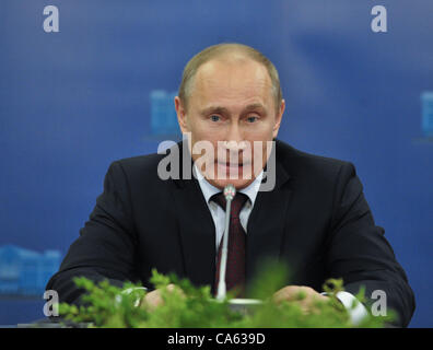 8. Juni 2012 - St. Petersburg, Russland - Juni 08,2012.St.Petersburg,Russia. Im Bild: Russlands Präsident Vladimir Putin besucht die Petersburger Stadtgerichts Sitzung. (Kredit-Bild: © PhotoXpress/ZUMAPRESS.com) Stockfoto