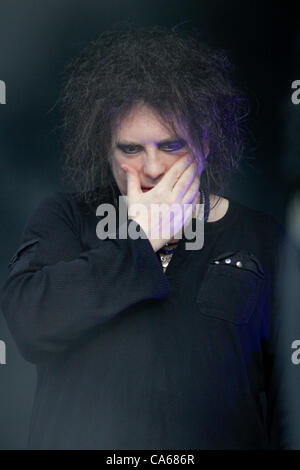 11. Juni 2012 - Moskau, Russland - Juni 11,2012. Englische alternative-Rock-band The Cure beim Maxidrom Music Festival in Moskau, Russland. Im Bild: die Band-Frontman Robert Smith (Credit-Bild: © PhotoXpress/ZUMAPRESS.com) Stockfoto
