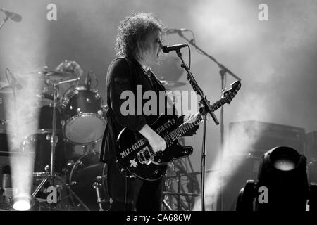 11. Juni 2012 - Moskau, Russland - Juni 11,2012. Englische alternative-Rock-band The Cure beim Maxidrom Music Festival in Moskau, Russland. Im Bild: die Band-Frontman Robert Smith (Credit-Bild: © PhotoXpress/ZUMAPRESS.com) Stockfoto