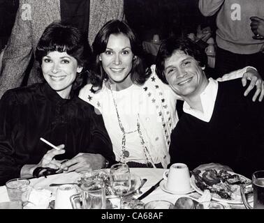 KATE JACKSON mit Jessica Walter und Andrew Stevens.at Miracle on Ice Party. Auch bekannt als Catherine Elise Jackson.Supplied von Fotos inc. (Kredit-Bild: © von Globe Fotos Inc/Globe Photos/ZUMAPRESS.com geliefert) Stockfoto