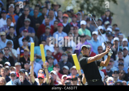 Tiger Woods, der USA, Schüsse auf das 5. Loch in der zweiten Runde der US Open Championship-Golf-Turnier am Freitag, 15. Juni 2012, The Olympic Club in San Francisco. (Foto von Koji Aoki/AFLO SPORT) [0008] Stockfoto