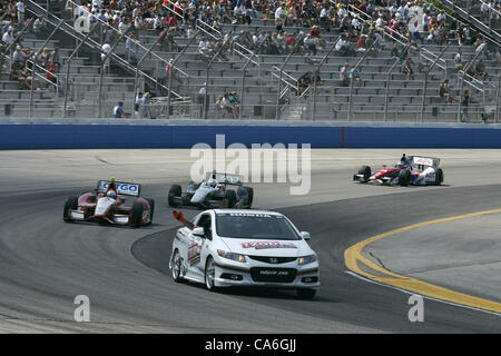 16. Juni 2012 - Milwaukee, Wisconsin, USA - IZOD Indycar Series, Milwaukee IndyFest, Milwaukee, WI, 15. / 16. Juni 2012, Pace-Car, E J VISO, KV Racing Technology, ED CARPENTER, Ed Carpenter Racing, MIKE CONWAY, A.J.Foyt Unternehmen. (Kredit-Bild: © Ron Bijlsma/ZUMAPRESS.com) Stockfoto