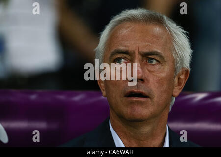 17.06.2012. Charkiw, Ukraine.   Niederländische Trainer Bert van Marwijk während der EM 2012-Fußball-EM Spiel Portugal vs. Niederlande, am 17. Juni 2012 im Metalist Stadium in Charkiw. Portugal gewann das Spiel mit einem Ergebnis von 2: 1 in die nächste Runde bewegen und Holland zu beseitigen. Stockfoto