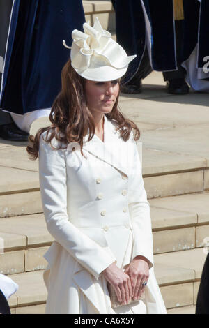 Catherine Duchess of Cambridge auf das Strumpfband das Ritual des Windsor Castle 18. Juni 2012. PER0184 Stockfoto