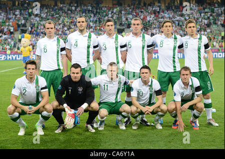 Glenn Whelan, John O'Shea, Stephen Ward, Richard Dunne, Keith Andrews, Kevin Doyle, Sean St Ledger, Shay gegeben, Damien Duff, Robbie Keane, Aiden McGeady (Irland): 18. Juni 2012 - Fußball: Uefa Euro 2012-Gruppe C Spiel 22 match zwischen Italien 2: 0 Irland am städtischen Stadion Poznan, Polen. Te Stockfoto